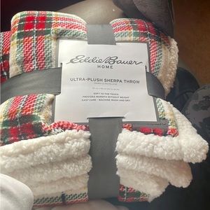 Eddie Bauer Sherpa blanket